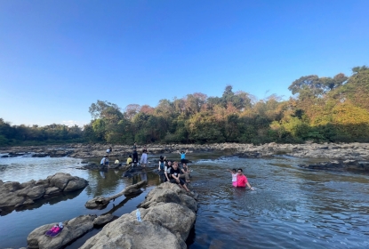 kham-pha-bai-tam-mo-vet-bien-ho-trong-rung-cung-du-nam-riverside-2n1d